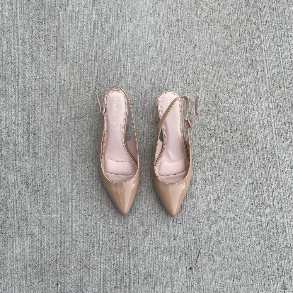 Kelly & Katie Pointed Toe Slingback Nude Patent Leather Kitten Heels Size 8.5